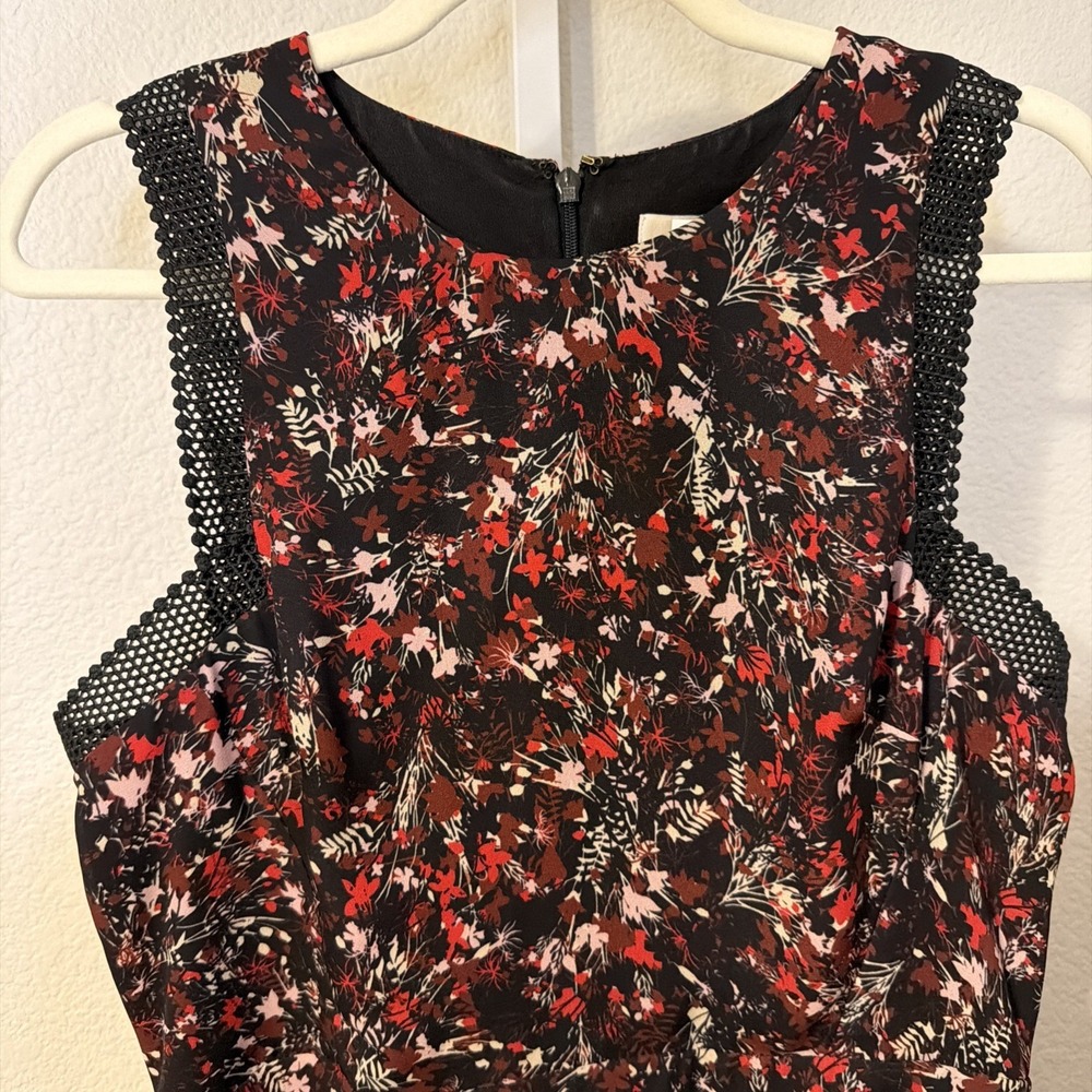 Reiss Floral Fit and Flare Mini Dress Black Red Crochet Trim USA 6 UK 10 - Picture 4 of 8